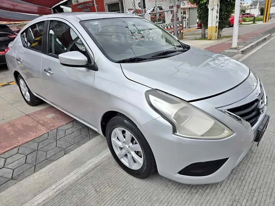 NISSAN VERSA 2019